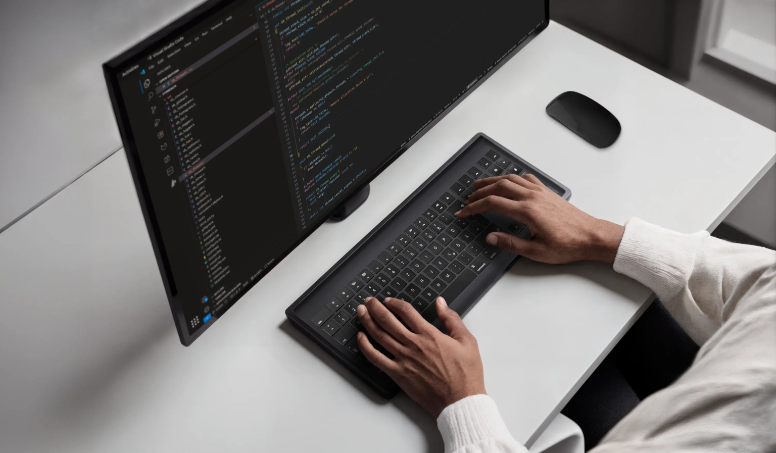 Developer workstation showing code analysis for QNX embedded systems